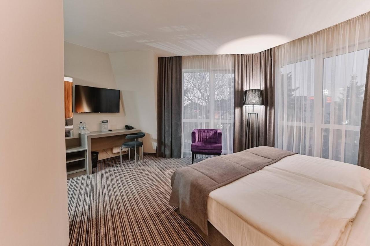 Boutique Hotel Central Rivne Exterior foto