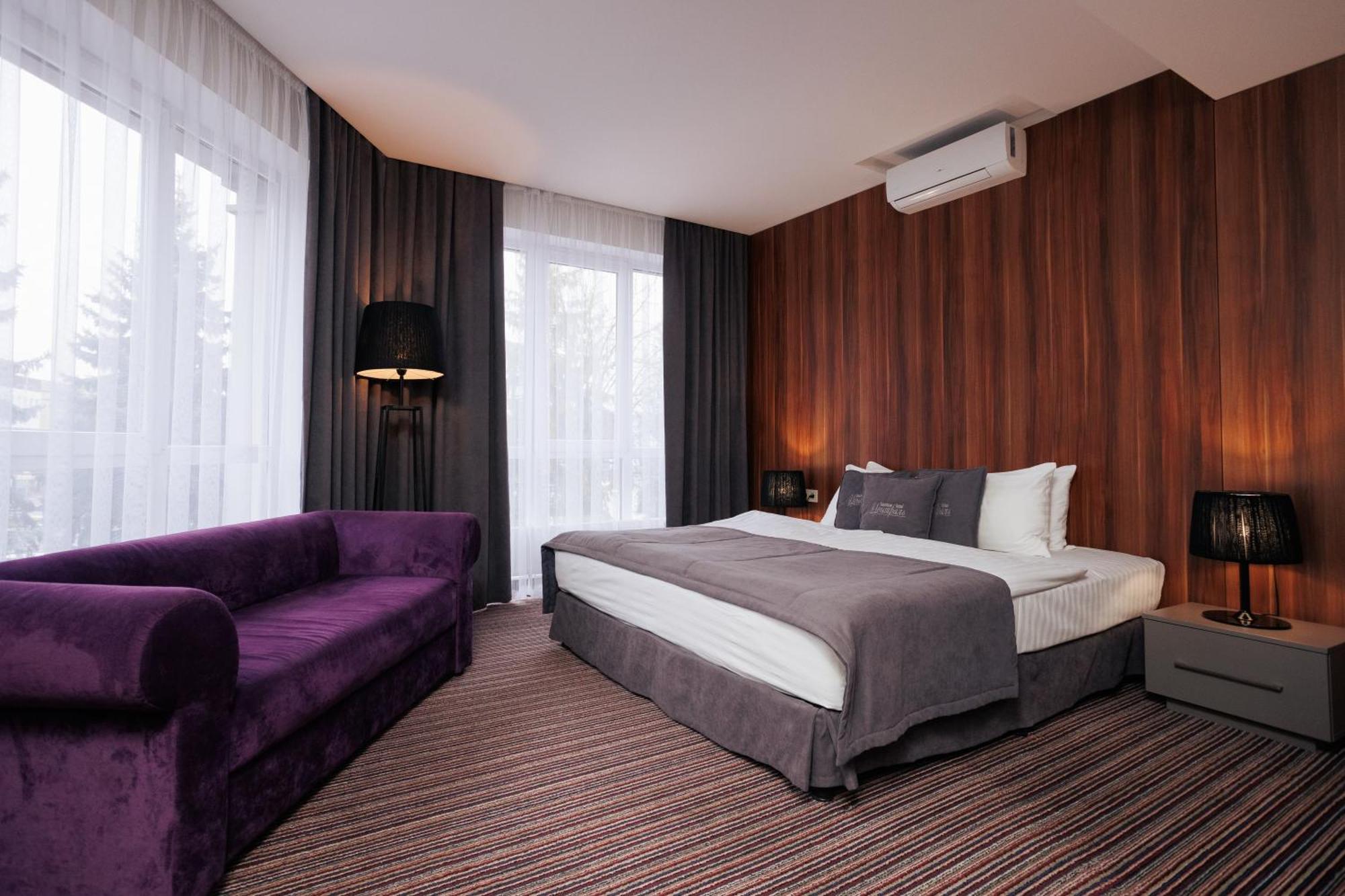 Boutique Hotel Central Rivne Exterior foto