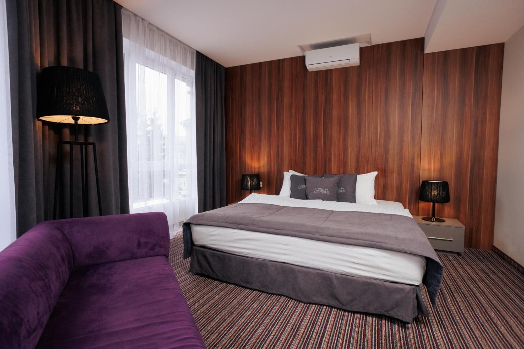 Boutique Hotel Central Rivne Exterior foto