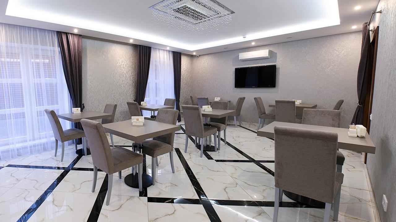 Boutique Hotel Central Rivne Exterior foto